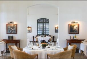 Illustrative restaurant interior with a set table; not a specific venue listed in this guide.