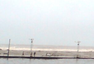 The causeway leading to Haji Ali Dargah in Mumbai