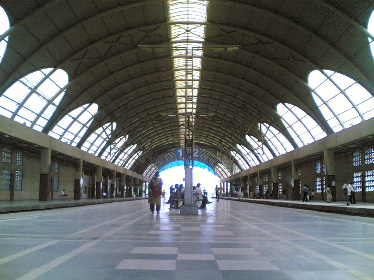 Vaulted roof over the platforms at Koparkhairane railway station